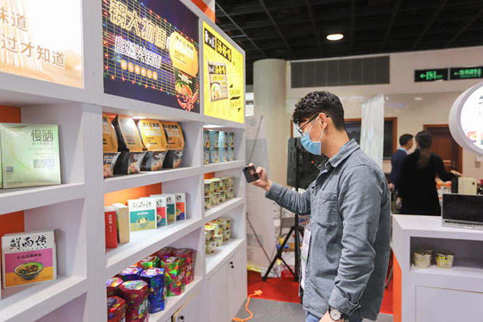 助力豫沪农业深入合作,白象食品携多款明星产品亮相上海 助力豫沪农业深入合作,白象食品携多款明星产品亮相上海